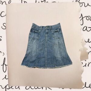 2000’s lowrise bow accent denim midi skirt with raw hem